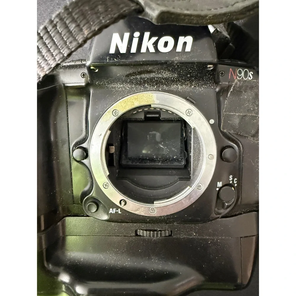 Nikon N90s 35mm‎ SLR Film Camera Body w/ MB-10 Battery Grip Black Untested AS-IS